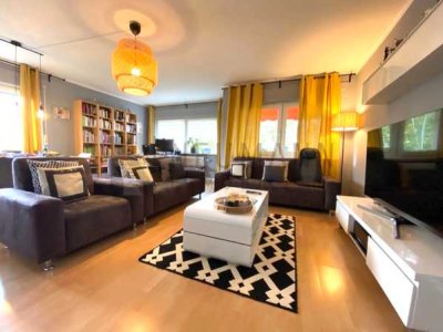 Wohntraum in Mörfelden: Modernisierte 4-Zimmer-Wohnung mit Balkon und Pkw-Außenstellplatz