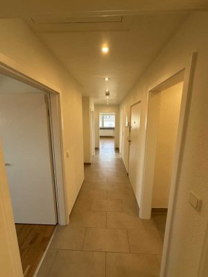 Elegante 4-Zimmer Wohnung mit Garage in Saarbrücken