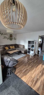 zentrale, ruhige 2,5-Zimmer-Wohnung mit EBK, Balkon, Stellplatz in Ehningen