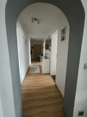 Attraktive 3,5-Zimmer-Wohnung mit Balkon und Einbauküche in Oberkochen