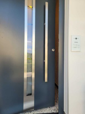 Sonnige 2,5-Zimmer-Wohnung mit riesiger Terrasse