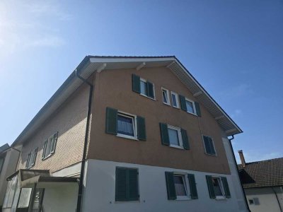 Ideale 2,5-Zimmer-Mietwohnung
im Dachgeschoss mit Einbauküche