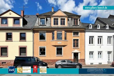 Trier-Nord: sanierungsbedürftiges Mehrfamilienhaus mit 3 Wohnungen und Garten in zentraler Lage