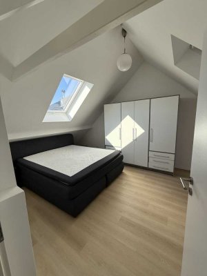 Sanierte Wohnung mit zweieinhalb Zimmern und Einbauküche in Hürth