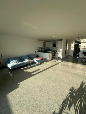 Exklusive, 3-Zi. Wohnung mit gehobener Ausstattung und 2 Balkonen auf Zeit max. 1  Jahr zu vermieten