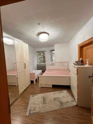 frisch renovierte 3 Zi-Whg ab 01.11.2025 zu vermieten