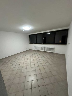 Charmante 1 Zimmer Wohnung mit Aufzug und Küche