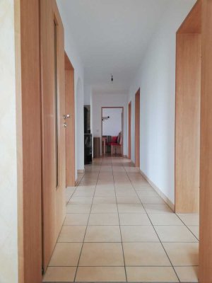 Hochwertige 4-Zimmer-Wohnung mit Balkon & EBK in Dillingen an der Donau (OT Steinheim)