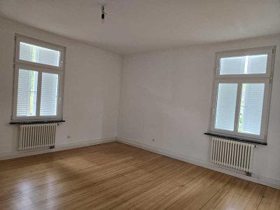 Exklusive, gepflegte 4-Zimmer-Wohnung mit Loggia und EBK in Gernsbach