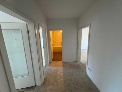 Wunderschöne 4-Raum-DG-Wohnung mit Balkon in Greiz direkt im Stadtzentrum