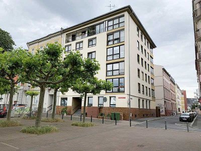 Renovierte 2 Zimmer-Wohnung auf der Kupferbergterrasse in Mainz-Altstadt, Nähe Uniklinik