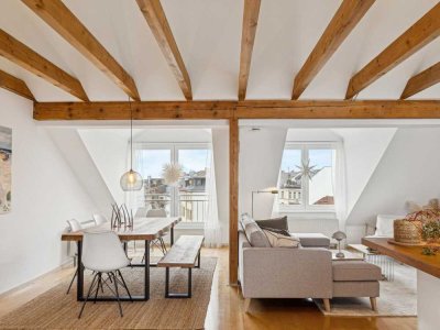 Licht, Stil, Skyline-Blick: Exklusive 3-Zimmer-Dachgeschosswohnung im Frankfurter Nordend