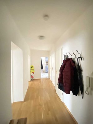 WG willkommen: Moderne helle 2-Zimmer*Wohnküche*EBK*Gäste-WC*Lift*Tageslichtbad*Toplage  Westend