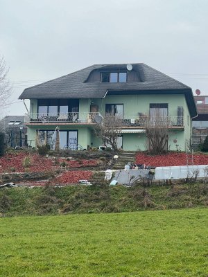 Ruhige Wohnung mit schöner Aussicht und Gartenanteil