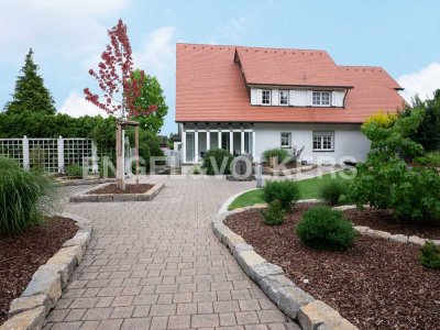 Stilvolles Einfamilienhaus mit viel Charme und traumhaftem
Garten in begehrter Lage von Schwebheim