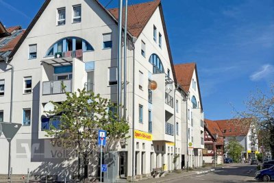 Charmante, lichterfüllte Dachgeschosswohnung direkt im Zentrum von Maichingen