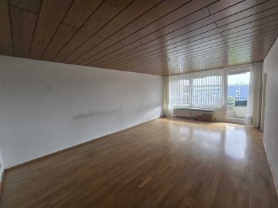 Helle 3-Zimmer-Wohnung mit Balkon, Gäste-WC und Einbauküche