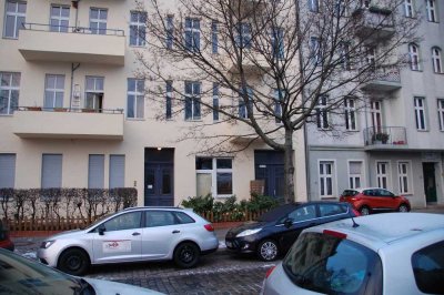 helle 2 Zimmer-Wohnung mit Süd-Balkon,EBK, Keller, zentral in Berlin-Pankow, Bezugsfreie Übergabe