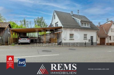 Flexibel nutzbares Zweifamilienhaus mit Einliegerwohnung und Carport in Leutenbach-Weiler zum Stein