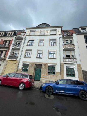 2 Zimmerwohnung mit Balkon in ruhiger Seitenstraße!
