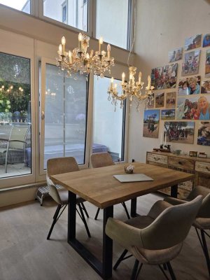 Stilvolle 2,5-Zimmer-Erdgeschosswohnung mit geh. Ausstattung mit Balkon ab 15.10.25