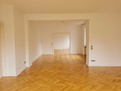 Schöne EG-Wohnung mit großem Garten und Garage in guter Lage