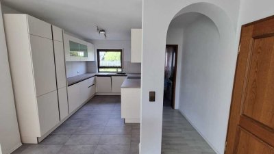 Schöne und gepflegte 3,5-Raum-Hochparterre-Wohnung mit Balkon und Einbauküche in Hochdorf