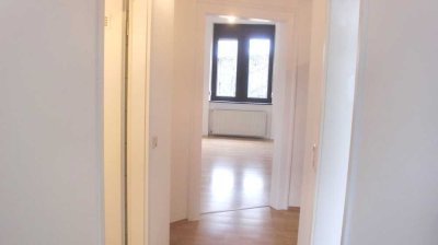 Schöne zwei Zimmer Wohnung mit Balkon, Nähe Klinikum