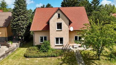 Feldrandlage am Deister: Altbau mit Potential und großem Grundstück!