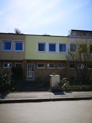 Reserviert: Reihenmittelhaus in ruhiger Lage mit schönem Garten  von privat