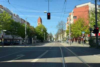 Pfersee - Zentrale 3 Zi. Whg. mit TG & Außenstellplatz sowie Terrasse im Stadtzentrum von Augsburg