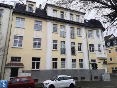 große 2 Zimmer Wohnung mit geräumigen Bad und EBK in Oelsnitz/ Vogtl. frei ab 01.04.2024