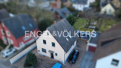 Gepflegtes Zweifamilienhaus mit großem Garten