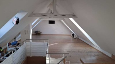 Wohnung mit Dielenböden, Tageslichtbad  –  wenige Schritte bis zum HBF