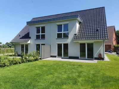 moderne DDH Doppelhaushälfte im Grünen ab 01.03.2026