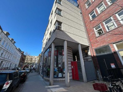 Einmaliges Penthouse in Toplage mitten in Ottensen mit großzügiger Sonnenterrasse, neu möbliert