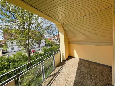 ANSPRECHEND! FLOTTE WOHNUNG MIT GR. LOGGIA IM 2.OG, INKLUSIVE EINZELGARAGE!