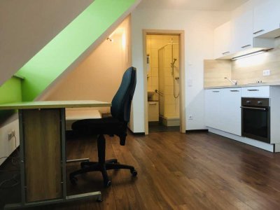 Kurzfristig frei ab 01.04.2026 (oder später): Tolle möblierte Dachgeschosswohnung fürs THI-Studium