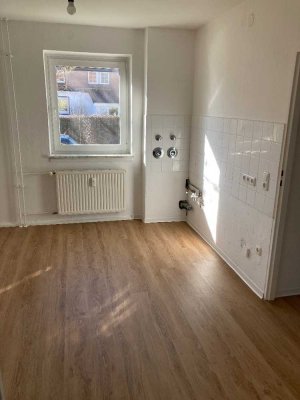 Schöne 2-Zimmer Erdgeschosswohnung mit neuen Bodenbelägen zu vermieten
