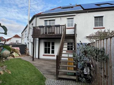 Reihenmittelhaus mit Garten und 2 Carportstellplätzen