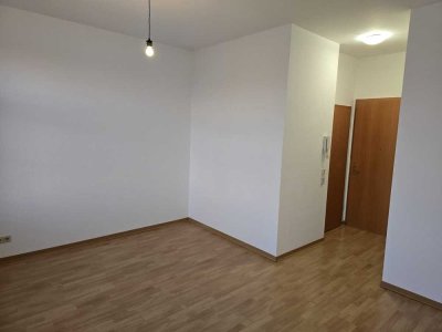Zentrale 1-Zimmer Wohnung in Leipzig , Parken vor der Haustür