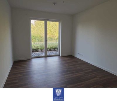 Attraktiver Neubau, Traumausstattung, große Terrasse, ruhige Lage mit viel Grün!