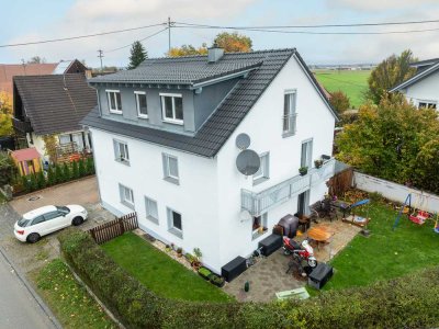 Wohnen mit Wohlfühlfaktor: Sehr gepflegte  3,5-Zimmer-Wohnung mit Garten und Stellplatz