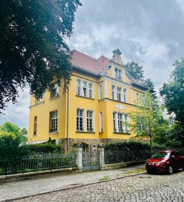 Traumhafte EG-Wohnung in kernsanierter historischer Villa mit großem Garten - Bestlage Zehlendorf