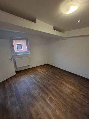 Neu renovierte 2.5 Zimmer Wohnung
