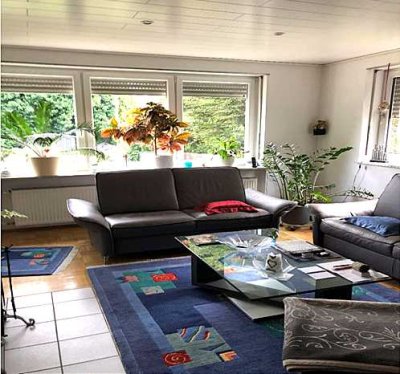 Wunderschöne 4-Zimmer-Wohnung in idyllischer Lage eines Zweifamilienhauses mit einem liebevoll gesta