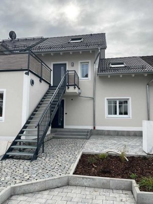 Erstbezug, Stilvolle 5-Raum-EG-UG-Wohnung mit Terrasse in Mammendorf