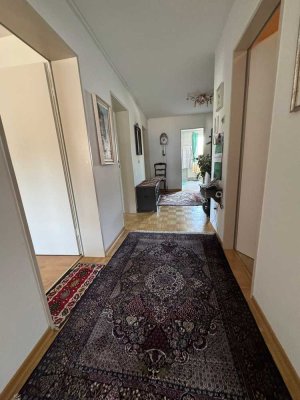 Besondere und hochwertig ausgestattete 3 Zi-Whg mit EBK, Balkon, Aufzug, HMS in Oberstaufen