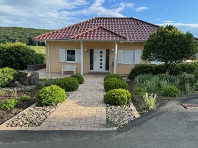 Exklusives freistehendes FingerHaus mit Einliegerwohnung, provisionsfrei!