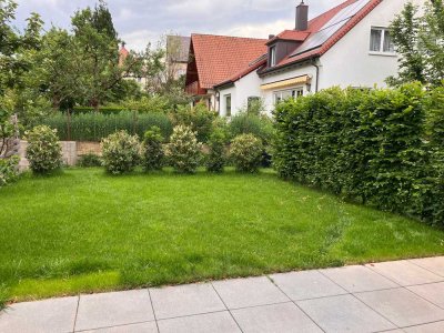 Wohnen am Park - Modernes Reihenendhaus, EBK, Dachterrasse und Garten mit Terrasse